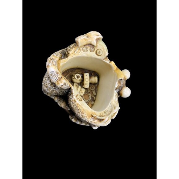 Harmony Kingdom Rocky's Raider Trinket Box 1997 Racoons & Turtles Vintage EUC - Picture 6 of 7